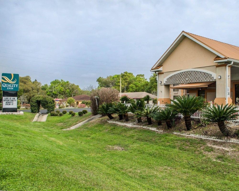 Quality Inn near Manatee Springs State Park 1
