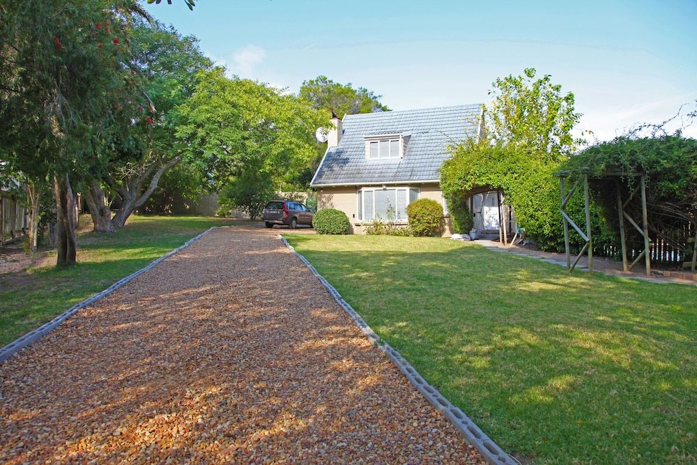 Modern Cottage In Upper Constantia 1