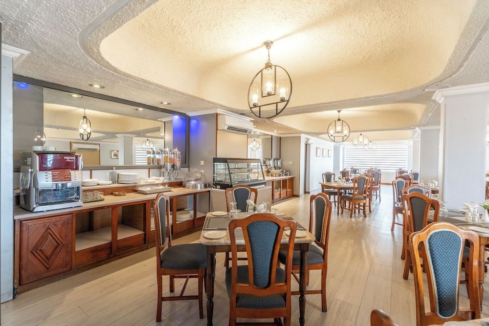 Gold Crest Hotel 1