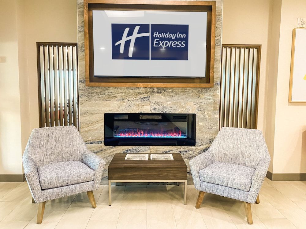 Holiday Inn Express & Suites FRAZIER PARK by IHG 2