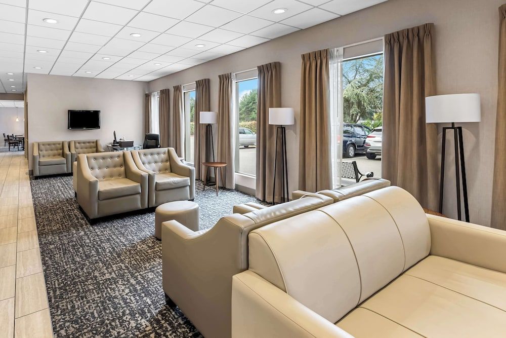 SureStay Hotel by Best Western SeaTac Airport North 2
