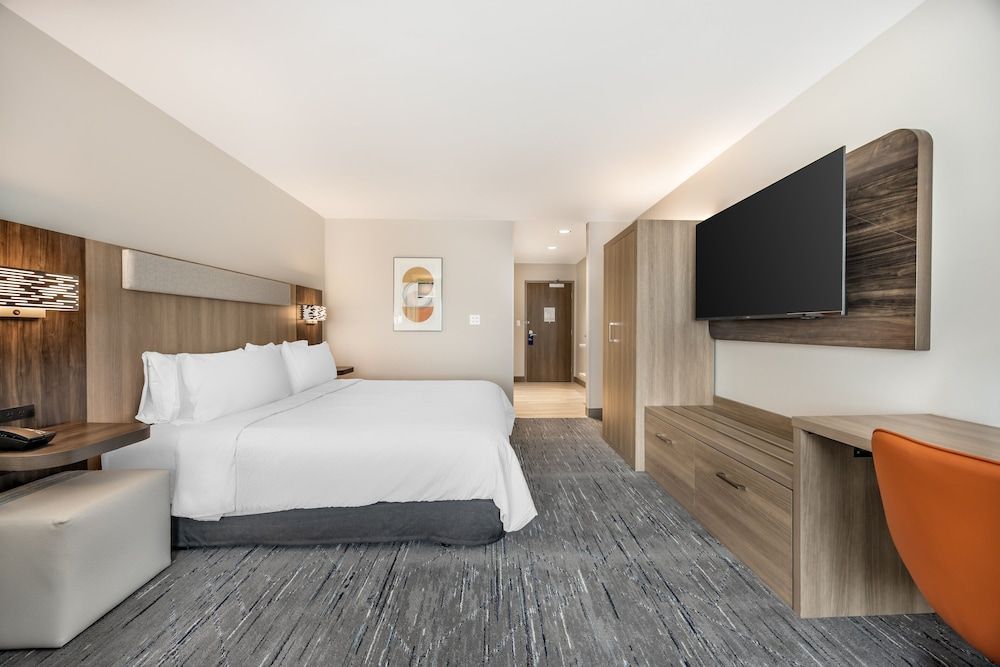 Holiday Inn Express & Suites Nashville West End - Univ Area by IHG 2