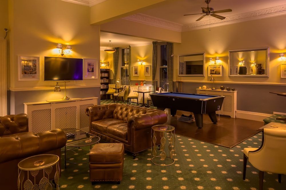 Riviera Lodge Hotel 2