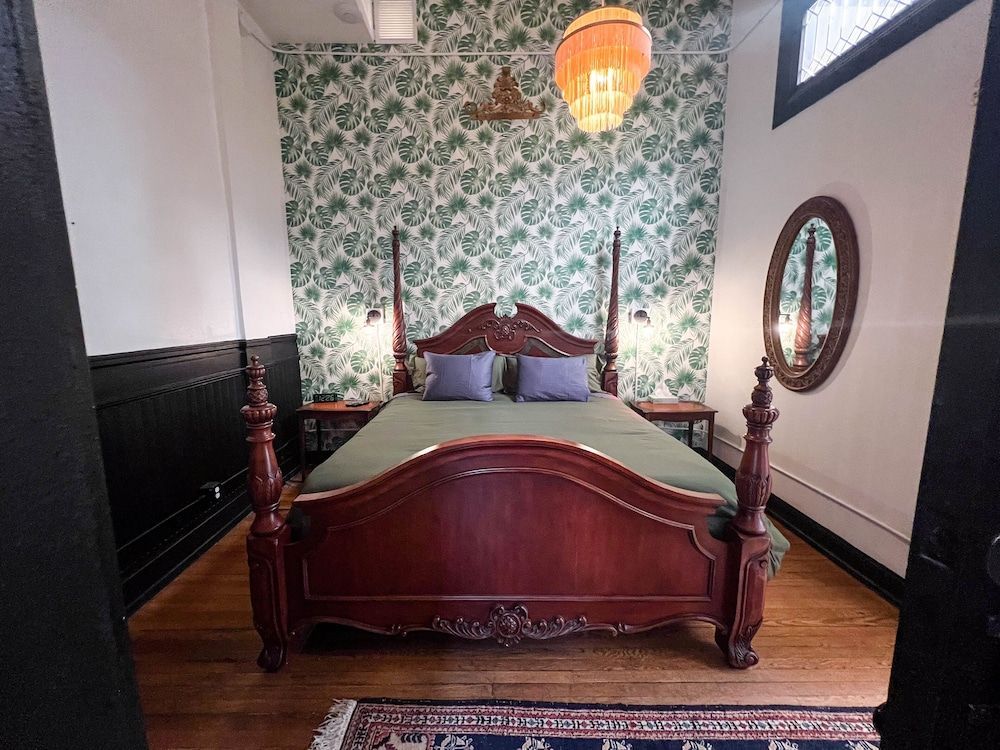 The Oliver Inn | Duluth Hotel Near Canal Park 2