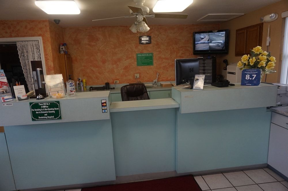 Pearsall Executive Inn 2