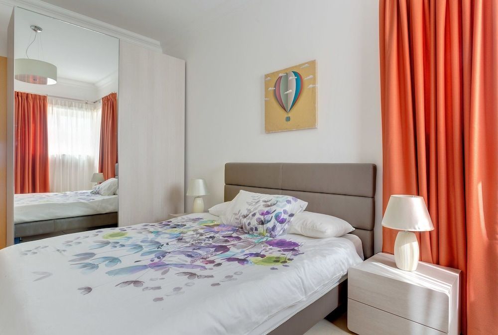 SEAFRONT LUX APART inc POOL, Upmarket Area 2