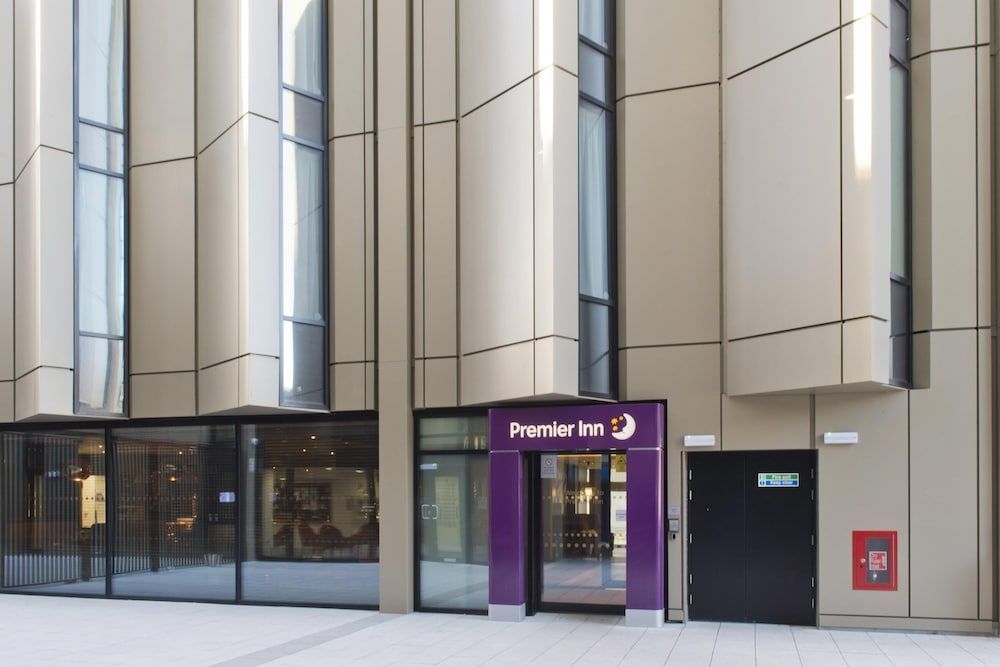 Premier Inn Liverpool Lime Street 1