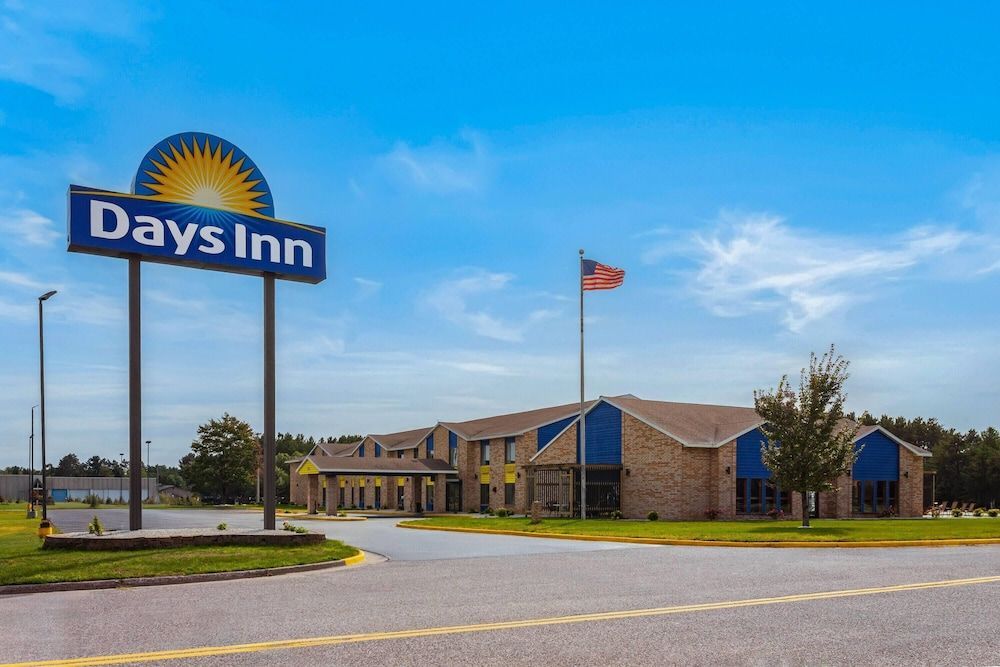 Days Inn by Wyndham Eagle River 1