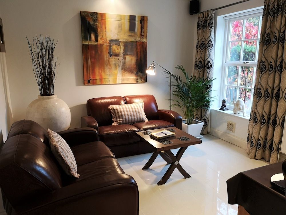 Glangwili Mansion - Luxury 5 star Bed & Breakfast 2