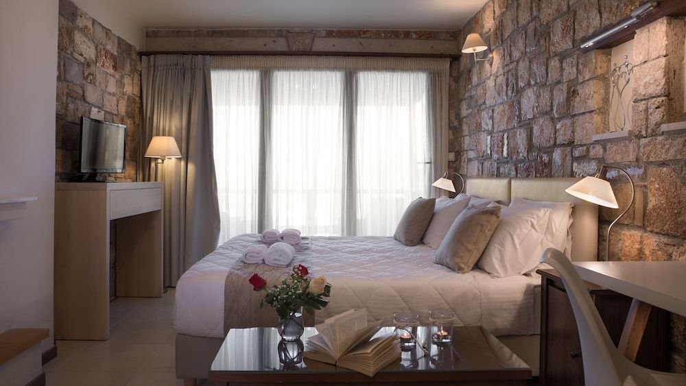 ENALIO Suites 2