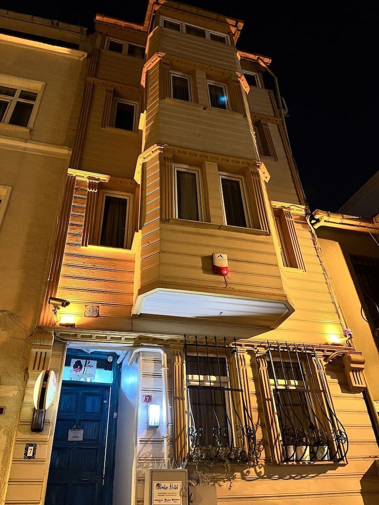 Pembe Hotel 1
