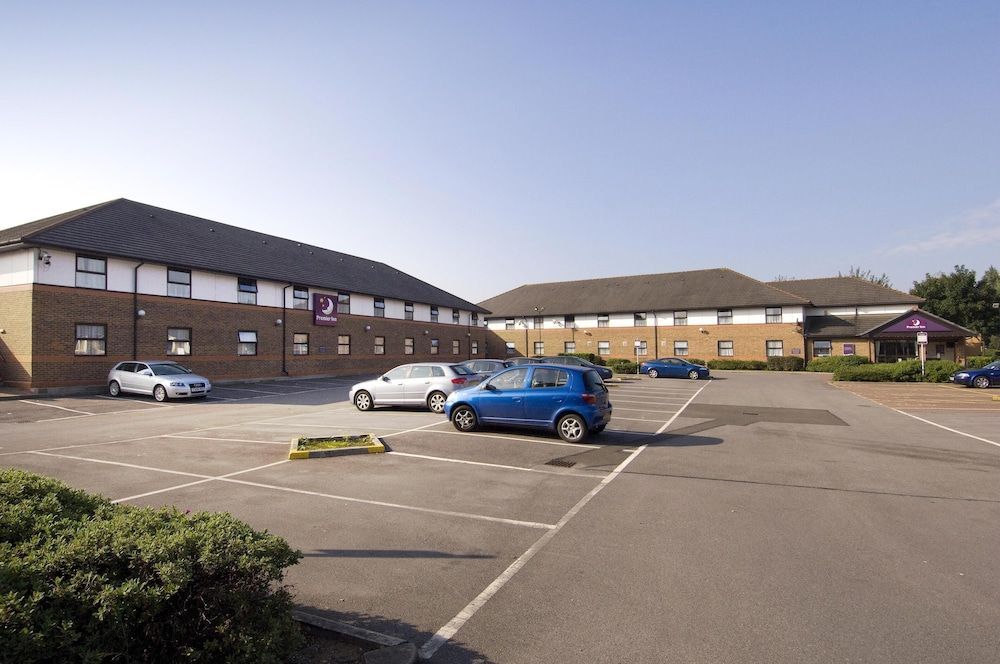 Premier Inn Cardiff City South 1