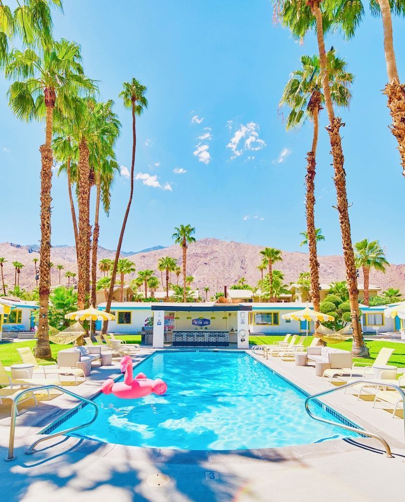A PLACE IN THE SUN Hotel - ADULTS ONLY Big Units, 24h Heated Pool & Spa in 1 Acre Park Prime Location, DOG Friendly, TOP Midcentury Modern Boutique Hotel 1