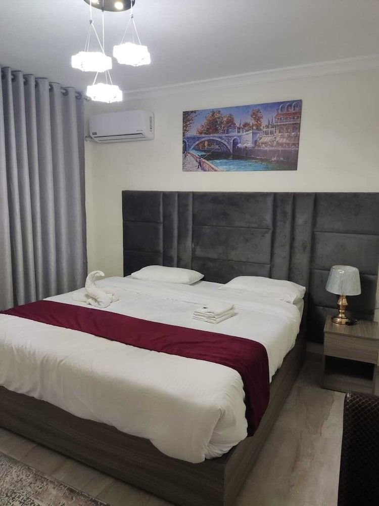 Golden Plaza Hotel 2