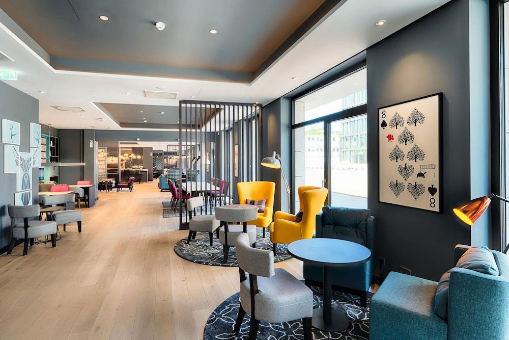 Premier Inn Darmstadt City Centre 2