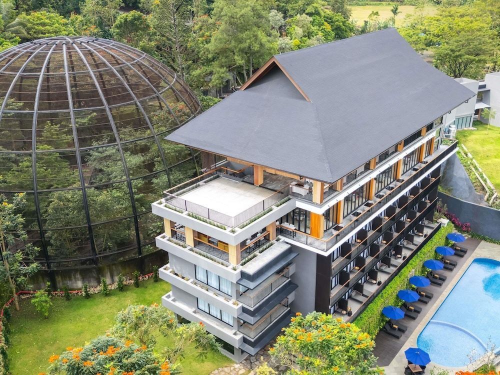Mercure Cibadak Sukabumi Resort 1