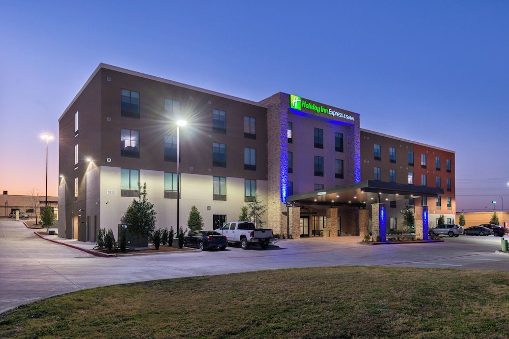 Holiday Inn Express & Suites FORT WORTH WEST by IHG 1