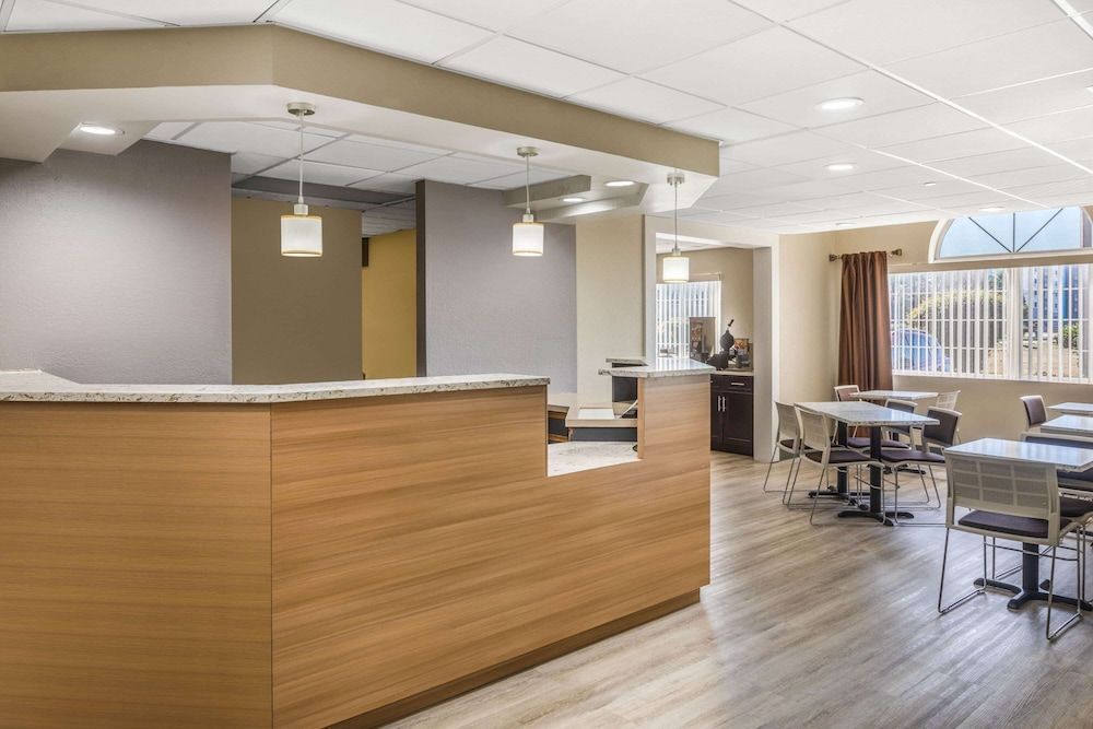Microtel Inn & Suites by Wyndham Florence 2