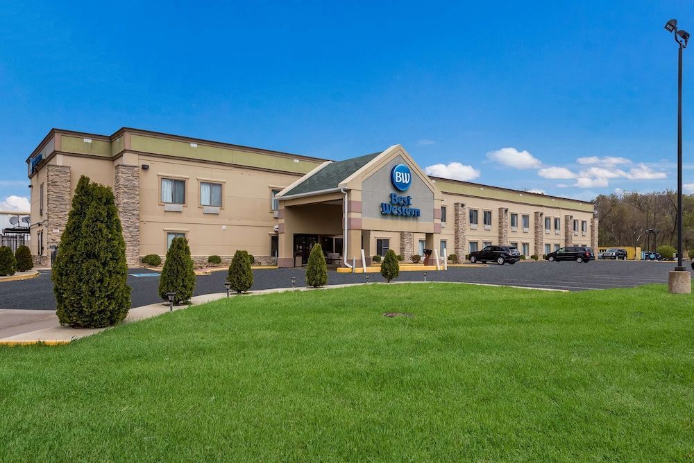 Best Western Crossroads Inn 1