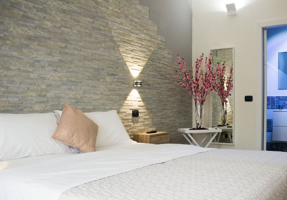 Aurelia Rooms 2