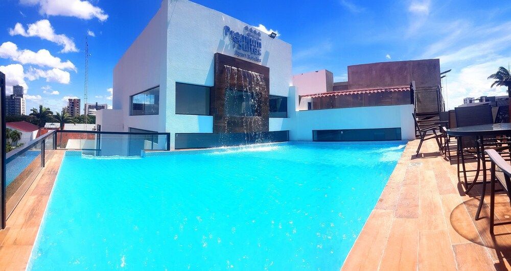 Premium Suites Deluxe Aparthotel Equipetrol 1