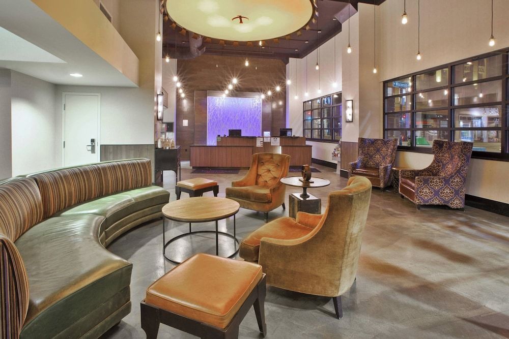 Fairfield Inn & Suites by Marriott Milwaukee Downtown 2