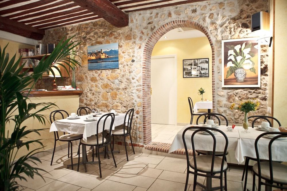 Modern Hôtel 2