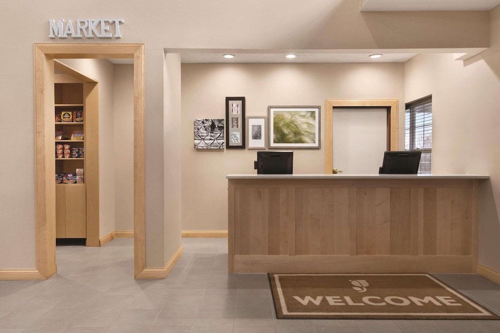 Country Inn & Suites by Radisson, Beavercreek-Dayton 2