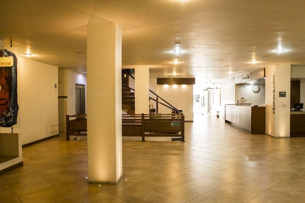 Hotel El Monte 2