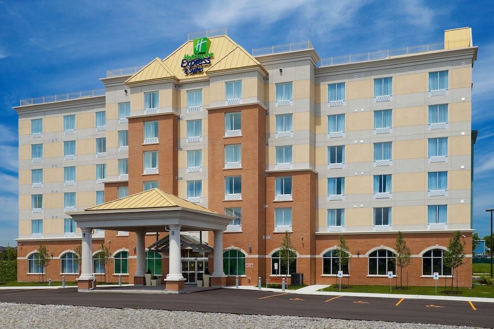 Holiday Inn Express & Suites CLARINGTON - BOWMANVILLE by IHG 1