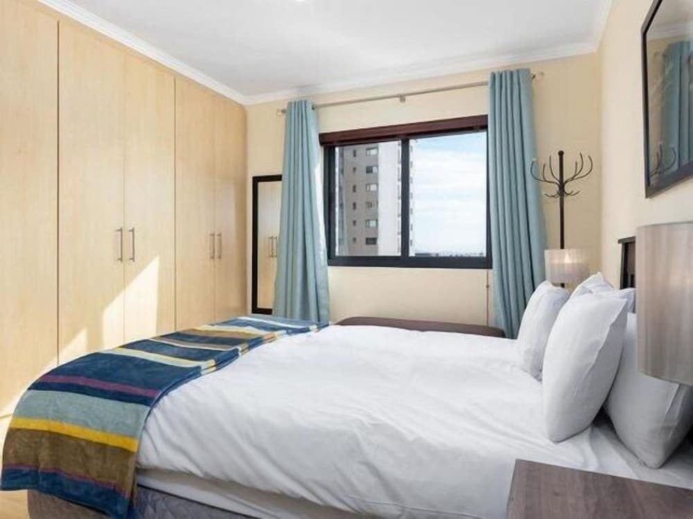Century City Boutique Apartments 2