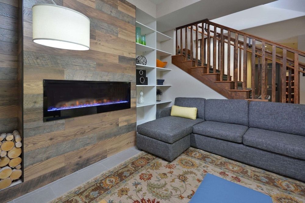 Country Inn & Suites by Radisson, Asheville West near Biltmore 2