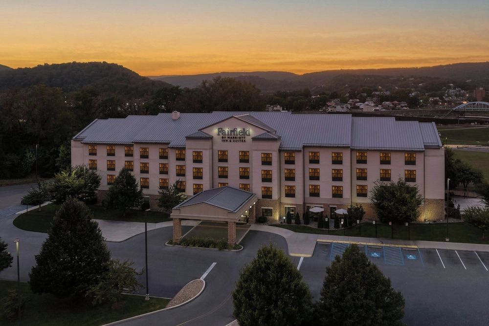 Fairfield Inn & Suites by Marriott Cumberland 1