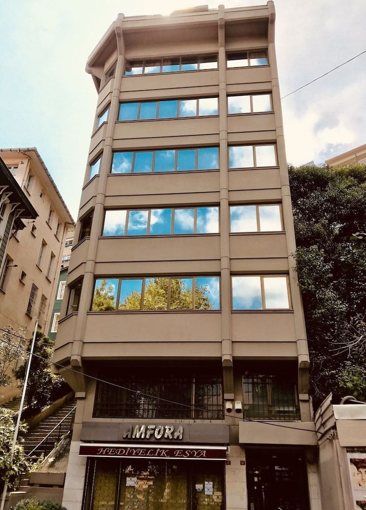 Sirena's Suites 1