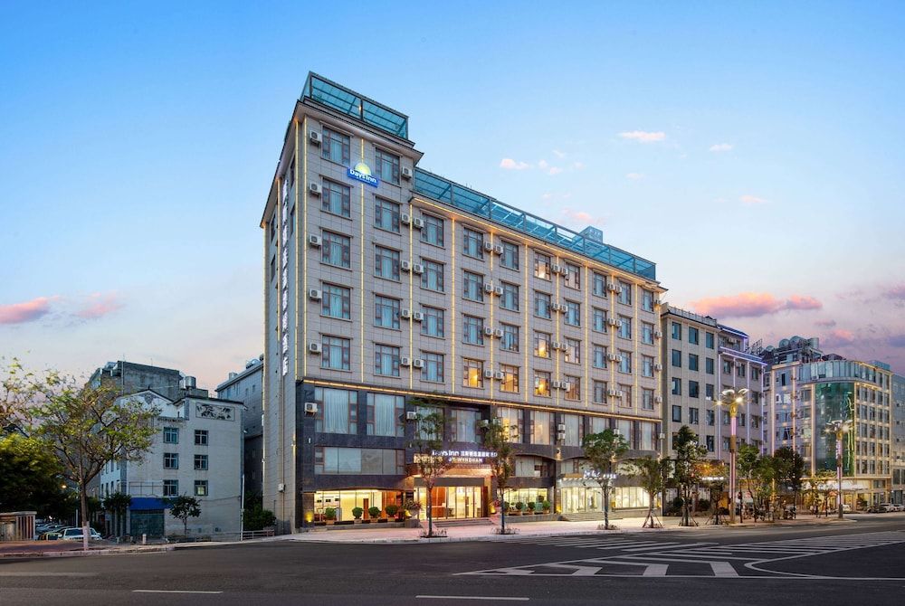 Days Inn By Wyndham Dali Erhai Park 1