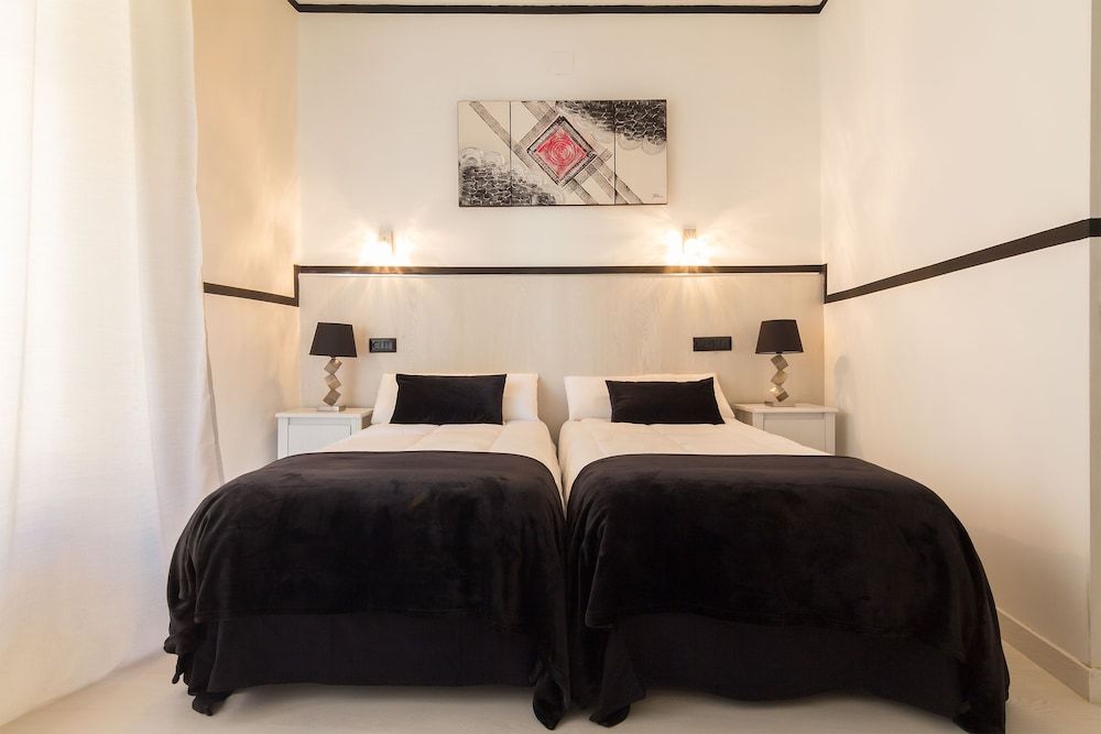 Gran Via 63 Rooms 1