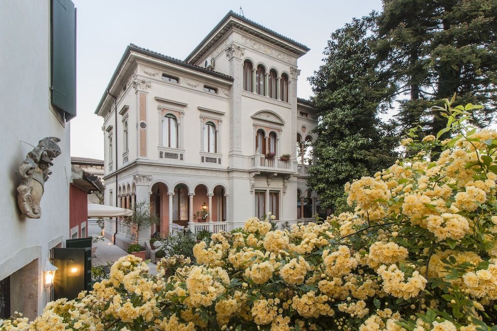 Villa Abbazia Relais & Chateaux 1