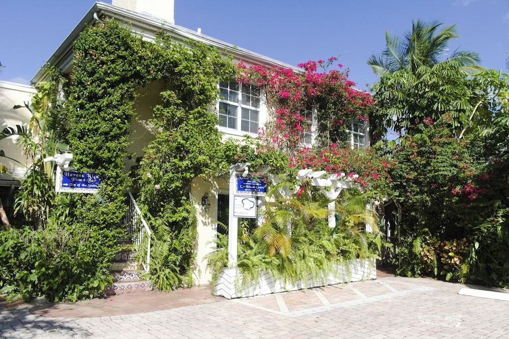 The Caribbean Court Boutique Hotel 1