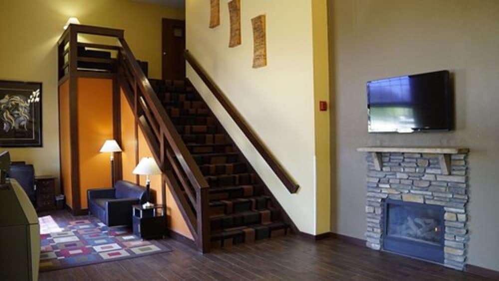 Super 8 by Wyndham La Crosse 2