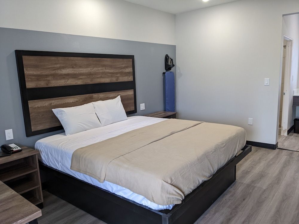 Captain Suites 2