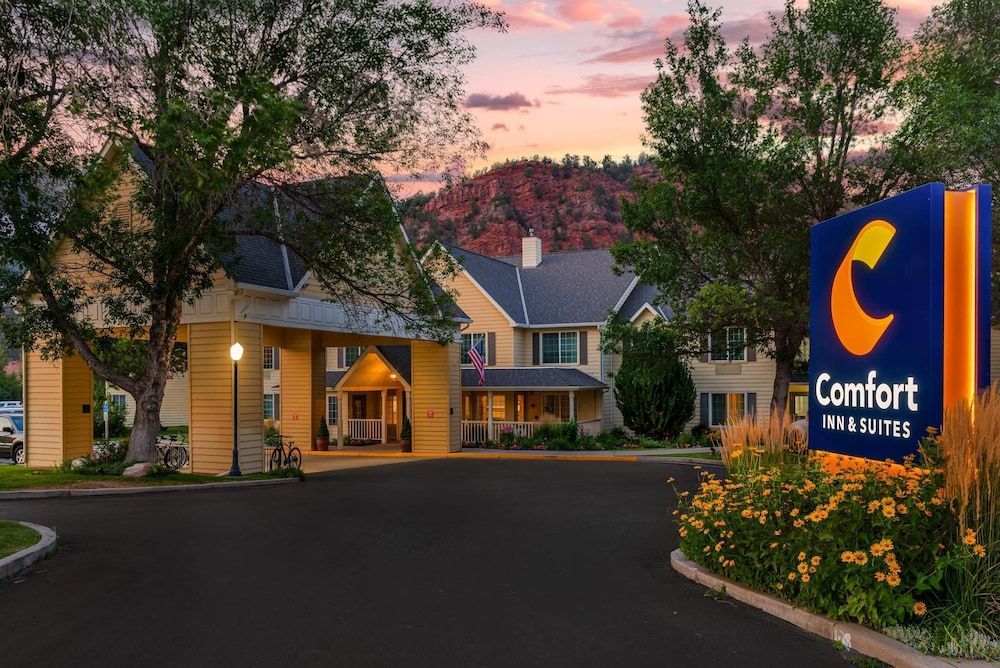 Comfort Inn & Suites Carbondale on the Roaring Fork 1