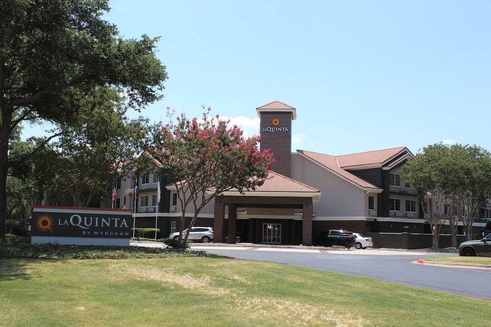 La Quinta by Wyndham Dallas - Addison Galleria 1
