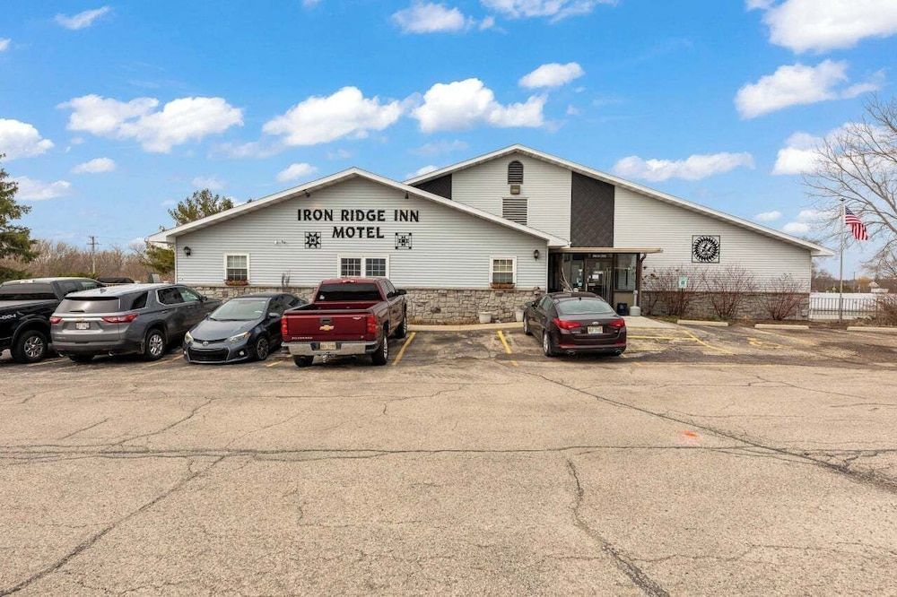 Iron Ridge Inn Motel 1