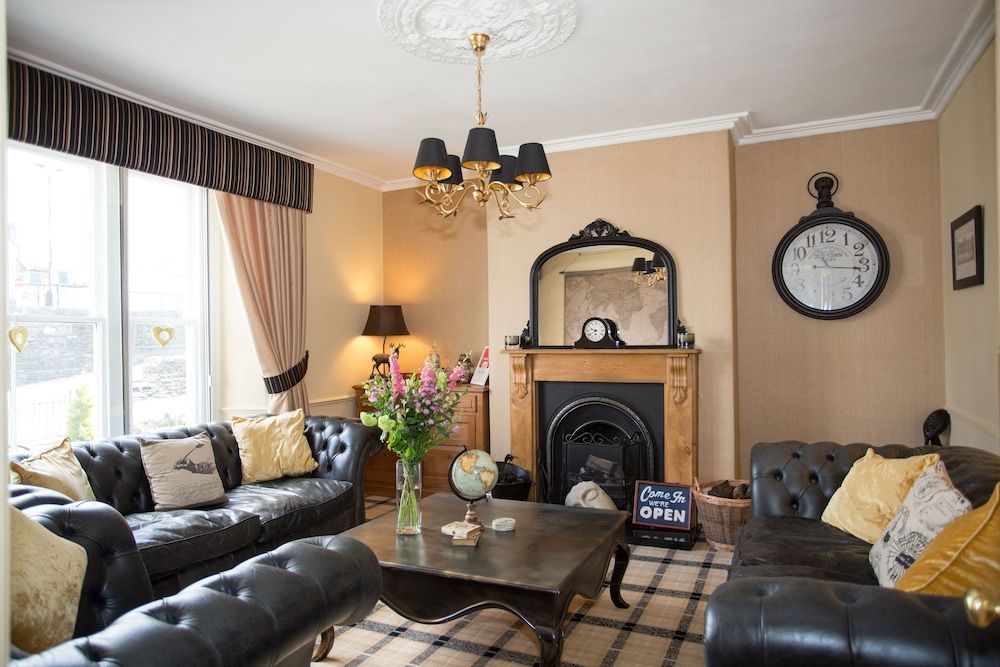 Holly Lodge Guest House with FREE off site health club 2