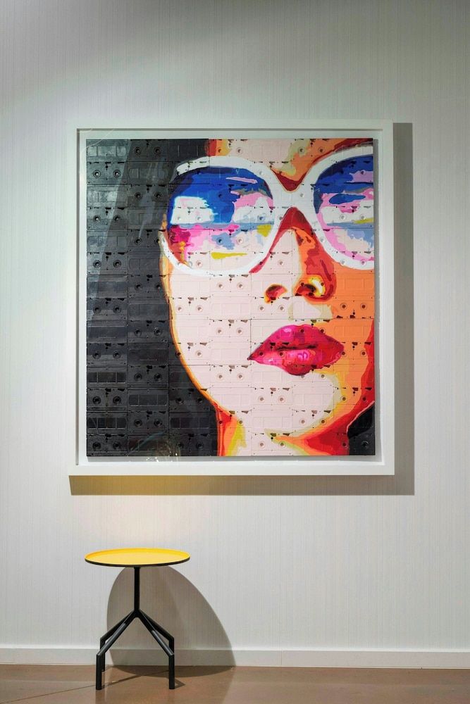 The Envoy Hotel, Autograph Collection 2