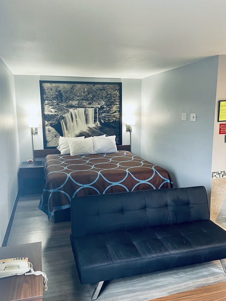 Super 8 by Wyndham Corbin KY 2