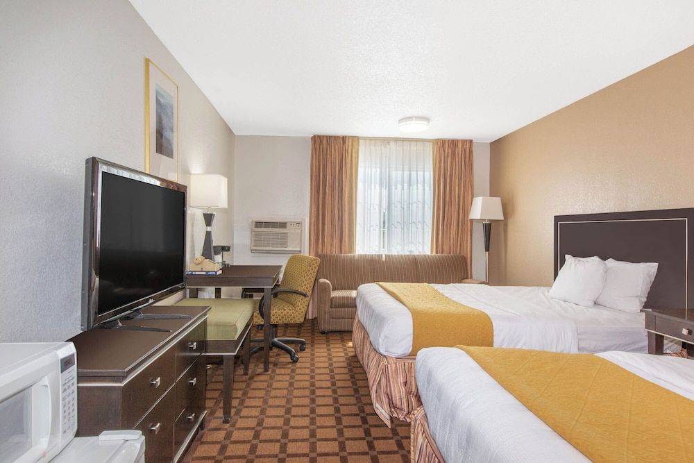 Umpqua Valley Hotel 2