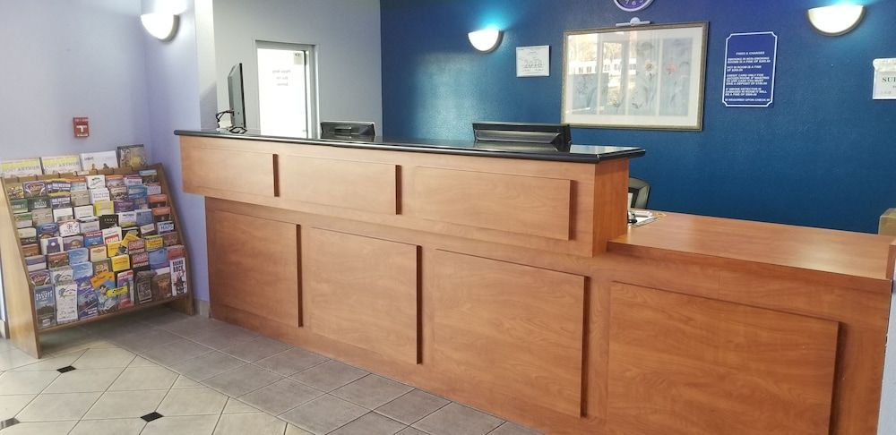 HomeBridge Inn and Suites 2