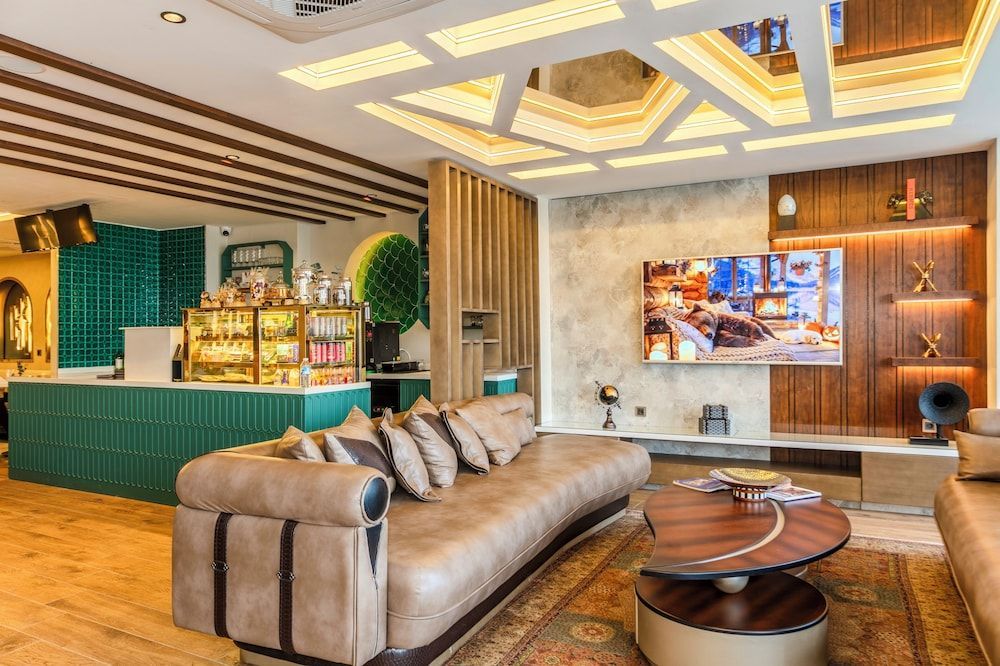 Elysian Airport Hotel & Restaurant 2