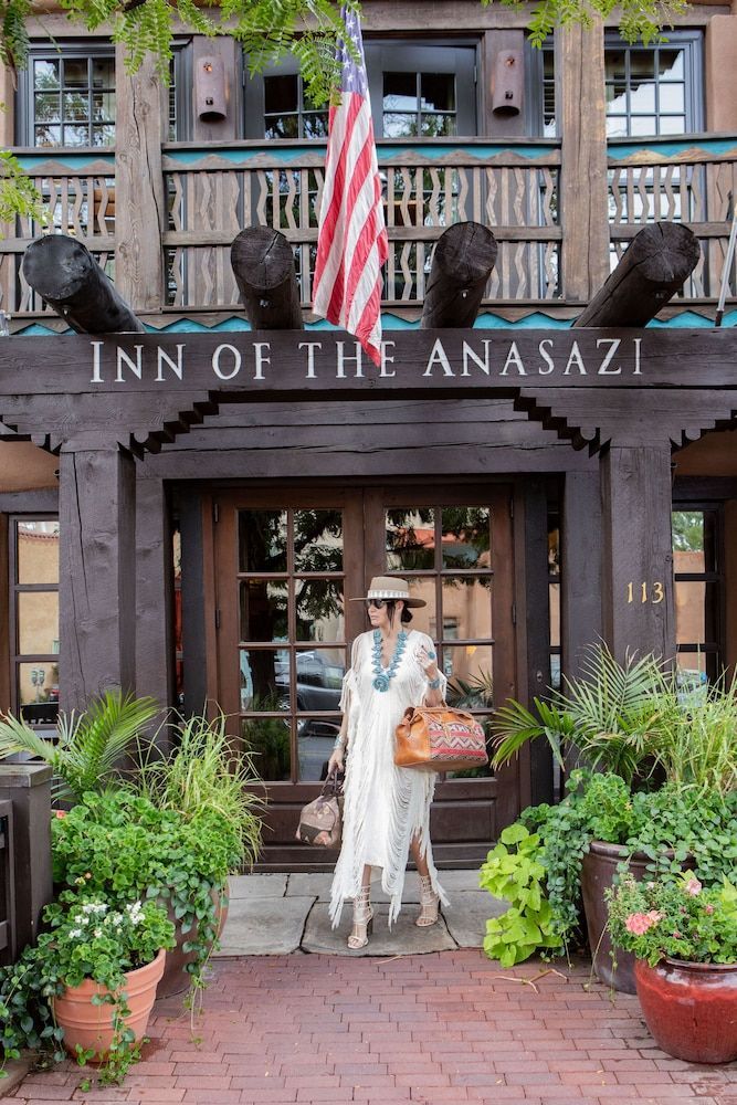 Rosewood Inn of the Anasazi 1